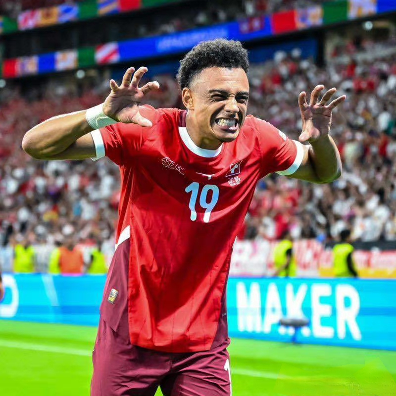 杏彩体育登录-关于沃尔夫斯堡球员莱里·索恩加盟英超球队，转会费高达5000万欧元的信息