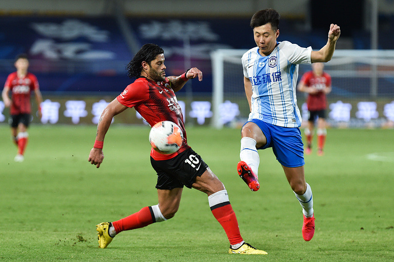 杏彩体育在线登录-球队攻守兼备，轻取三分登顶