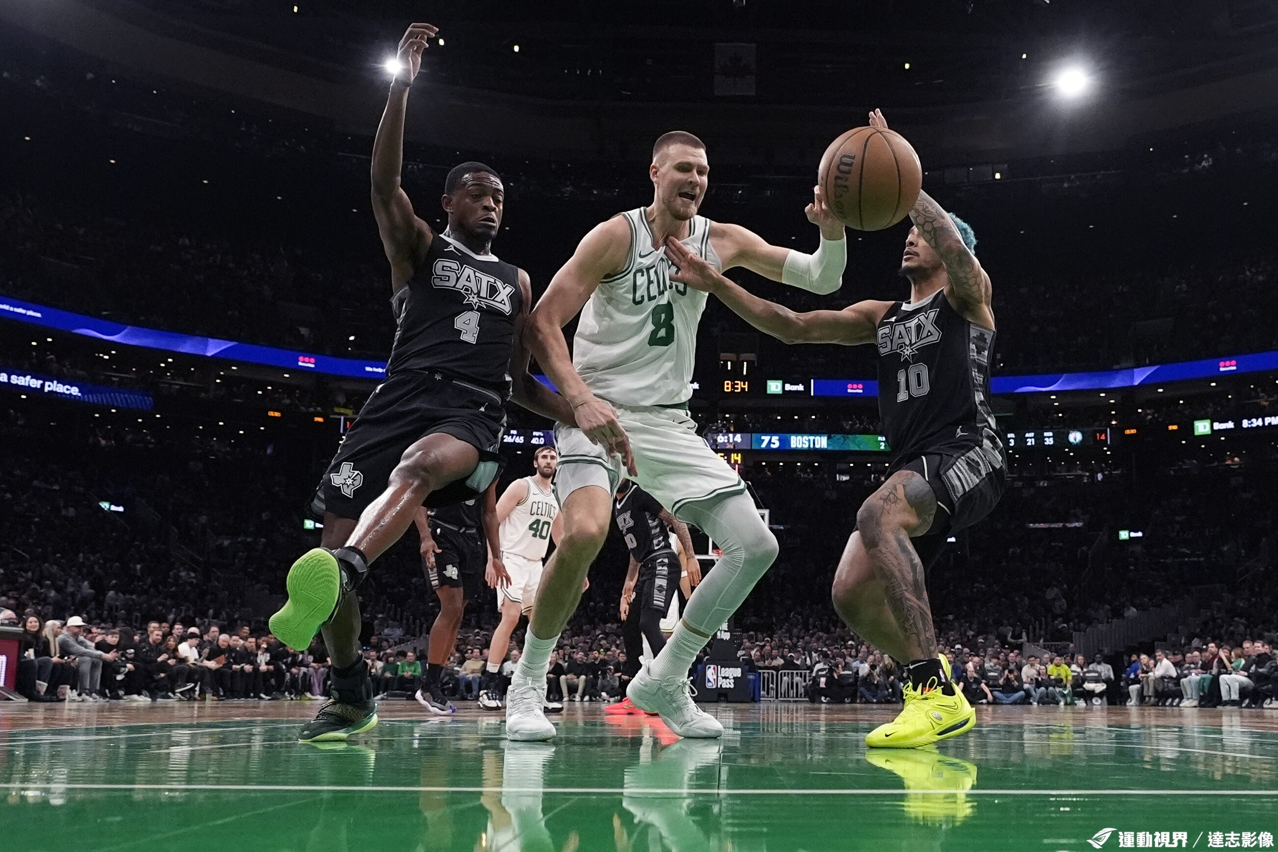 杏彩体育官网入口-NBA球员在国际比赛中表现抢眼取胜