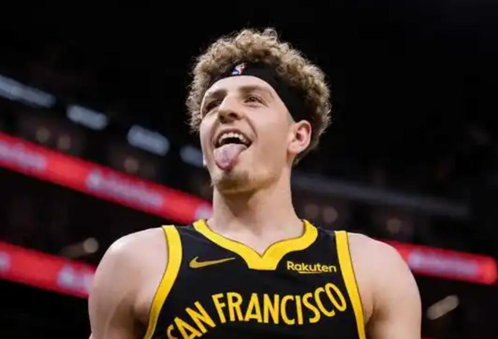 杏彩体育亚洲官网-勇士主场大胜公牛，系列赛比分3-0领先的简单介绍