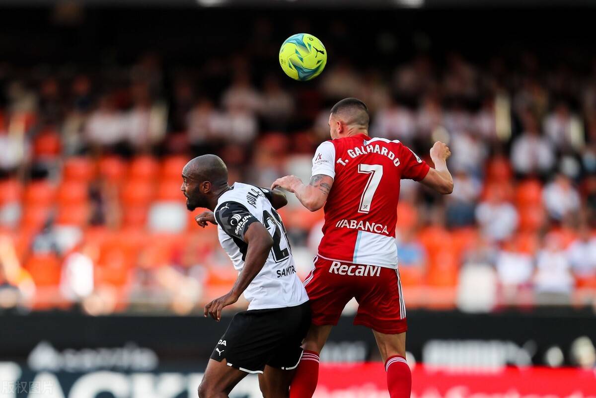 两队实力强弱悬殊，看谁能占据上风